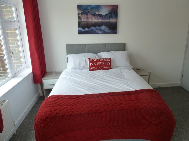 Stunning Double En-Suite  Room Close to High St  Main Photo