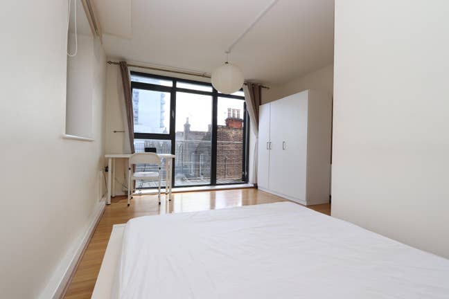 60 Seconds to Elizabeth Line- Minutes to Stratford Main Photo