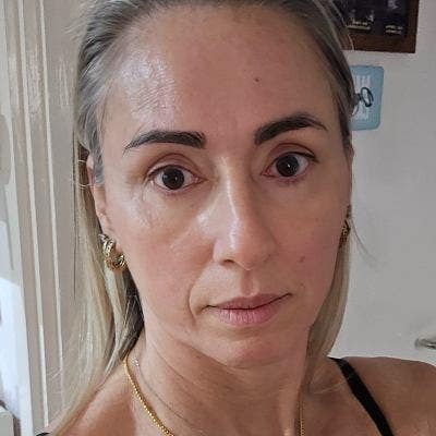 49 year old Female seeks a single or double room Main Photo