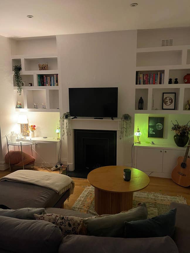 Room available in cosy Bow 2 bedroom flat Main Photo