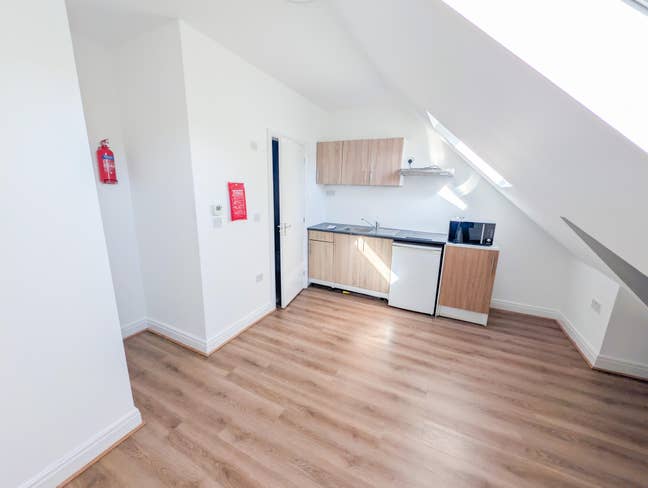 Studio Flat for Rent – Prime Location Near Hendon  Main Photo