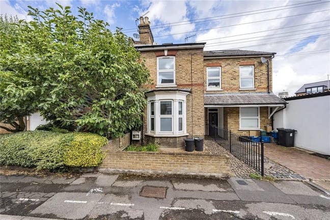 Spacious double with reasonable rent Main Photo