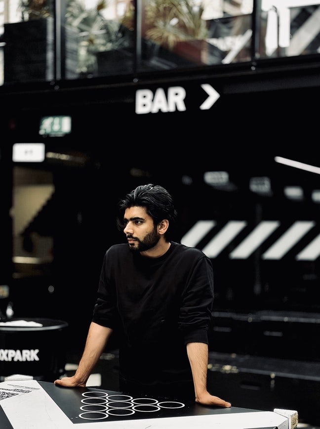 Full-time professional seeks room/En-suite Main Photo