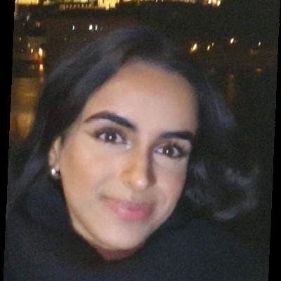 I am a professional female aged 21. I am look... Main Photo