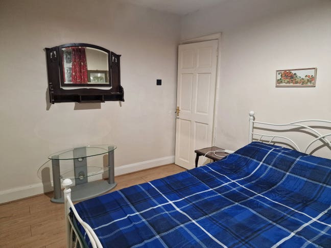 Room for rent  Main Photo