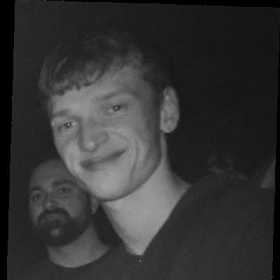 Looking for a spare room  Main Photo