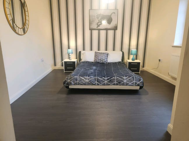 Huge Double 5 min to Colchester Hospital Main Photo