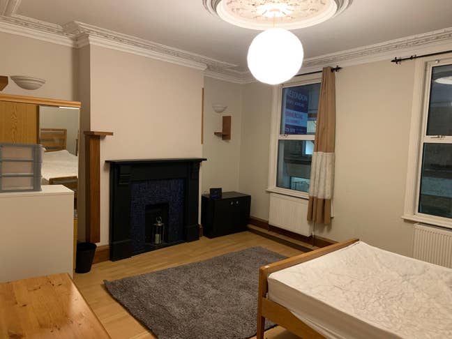 Room available in 2-bed flat, Acton W3  Main Photo