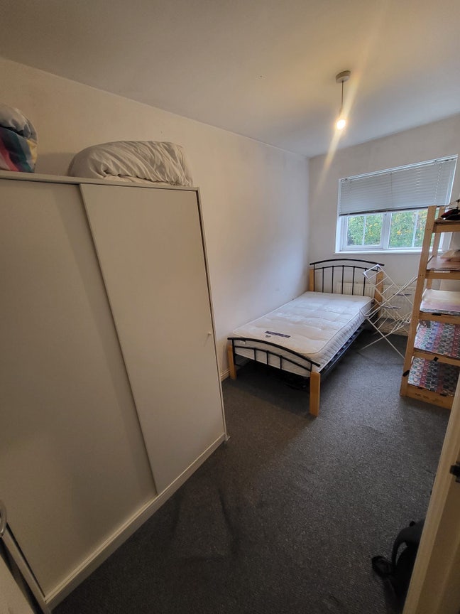 Pro House Share With only 1 other Professional Main Photo