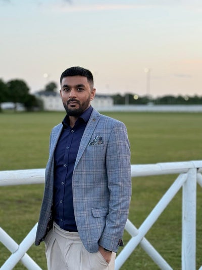 Hi, I'm an Accountant looking to move into/ar... Main Photo