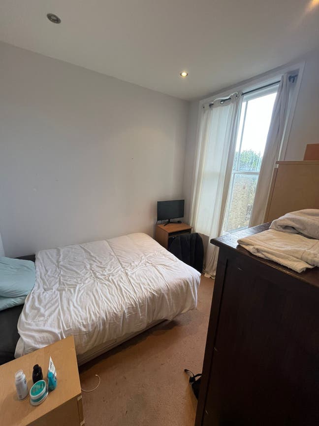 Furnished double room, Brondesbury, available now Main Photo