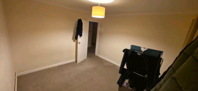 1 bouble bedroom available  Main Photo