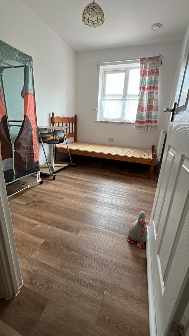 Large room with own bathroom Main Photo