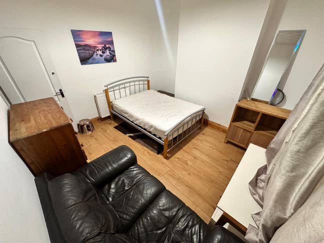 Room rent in preston Main Photo