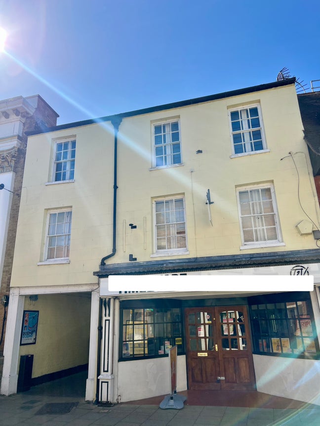 Lovely 1-Bedroom Flat in the Heart of Huntingdon Main Photo