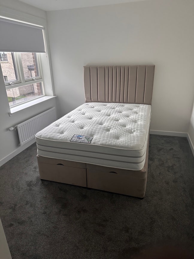 Spacious Double Room Available in Glasgow Main Photo