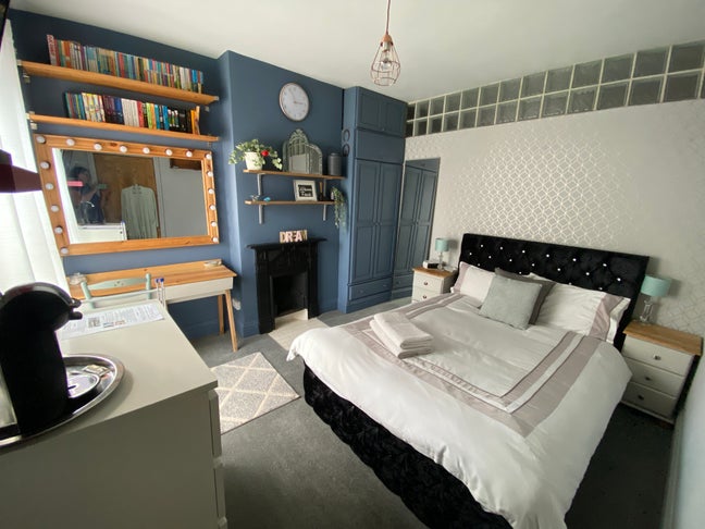 Boutique style highspeck luxury home  Main Photo