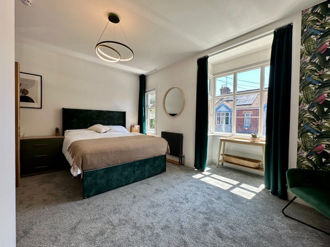 Double Bedroom in Co-Living HMO Main Photo