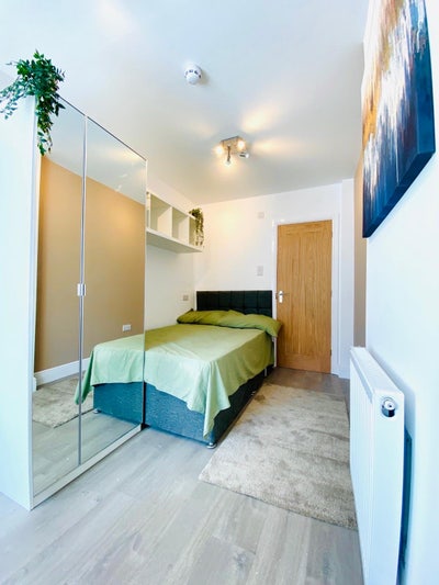 Designer Studio Room - 6 bed Whitefield House Main Photo