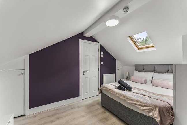 Double En-suite Room, Town Centre, Available Now Main Photo