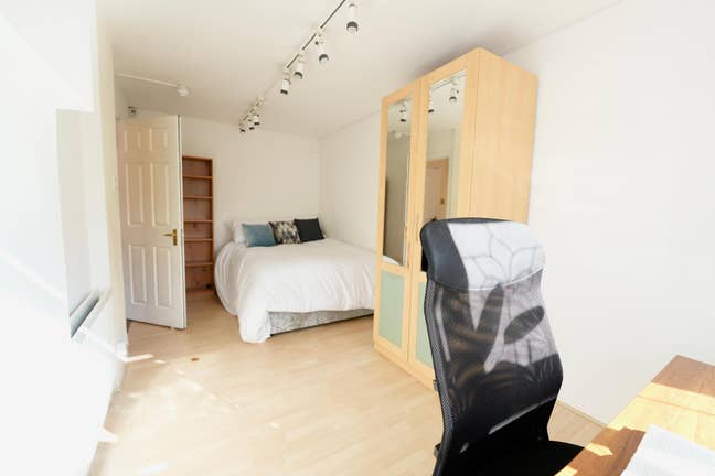 3 Bright Rooms Available | South Bermondsey SE15 Main Photo