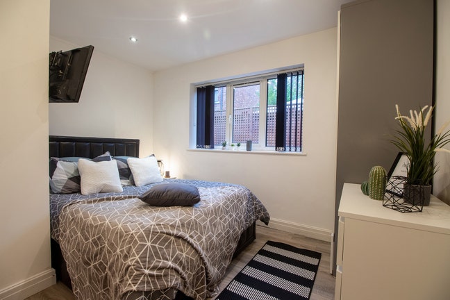 Room Available in House Share – Burton Road ✨ Main Photo