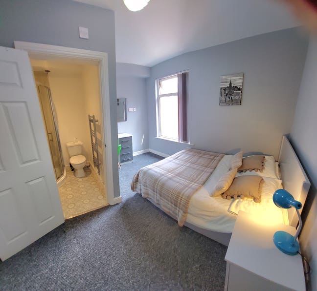 Ensuite, Low Deposit All Bills incl. Main Photo