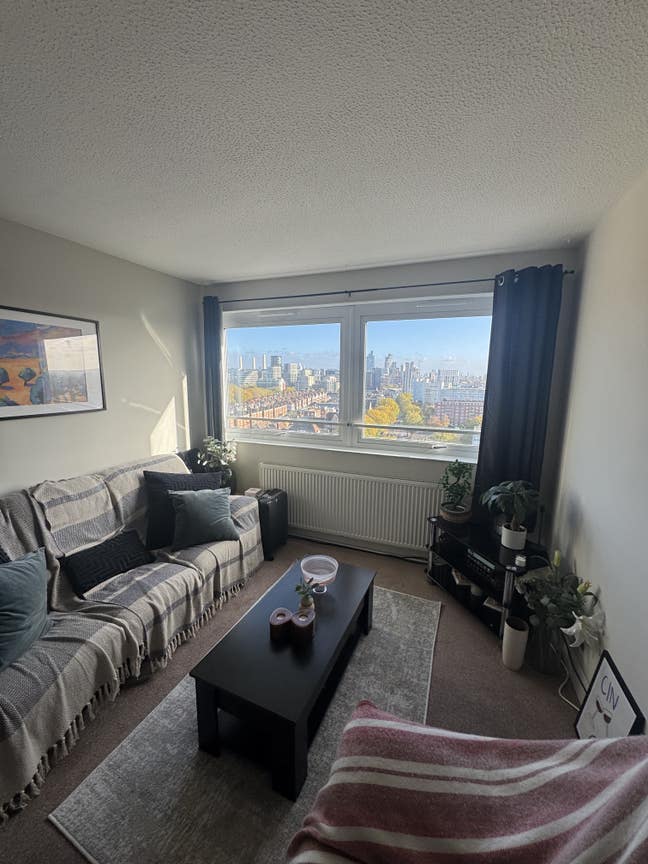 Lovely double room in friendly Battersea flatshare Main Photo