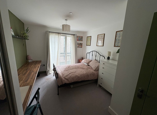 Double bedroom in Wandsworth Town Main Photo