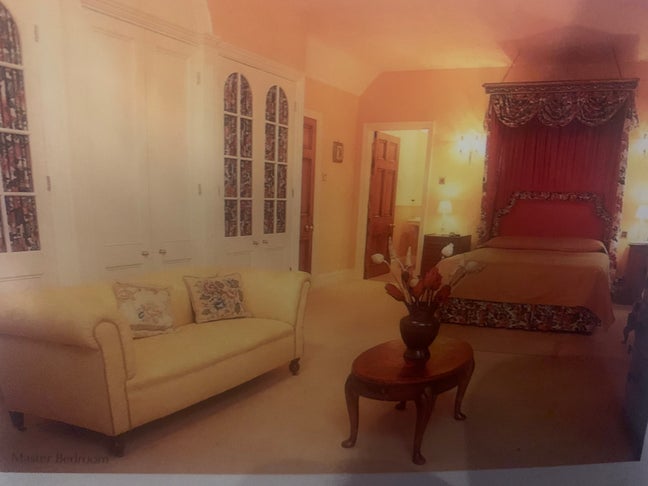 Country House Main Photo