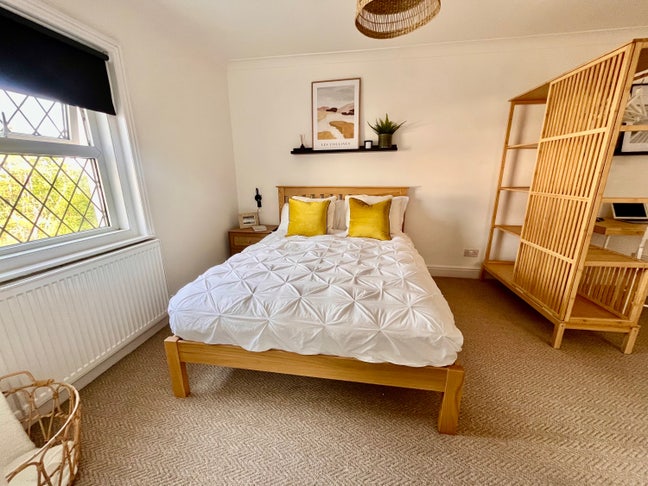 Lovely Double ensuite room in great location! Main Photo