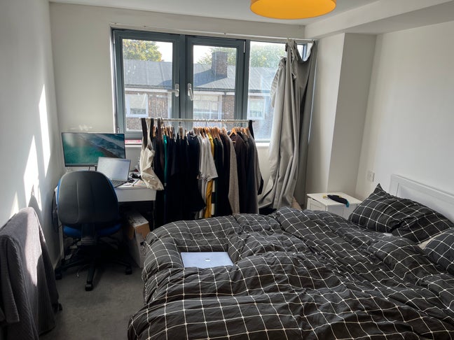 Double room in Stepney Green £880 p/m inc bills.  Main Photo