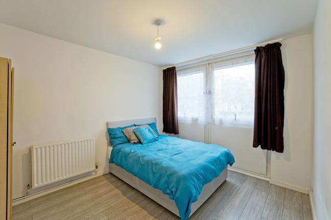 An Excellent 3-Bedroom Flat in Manor House  Main Photo