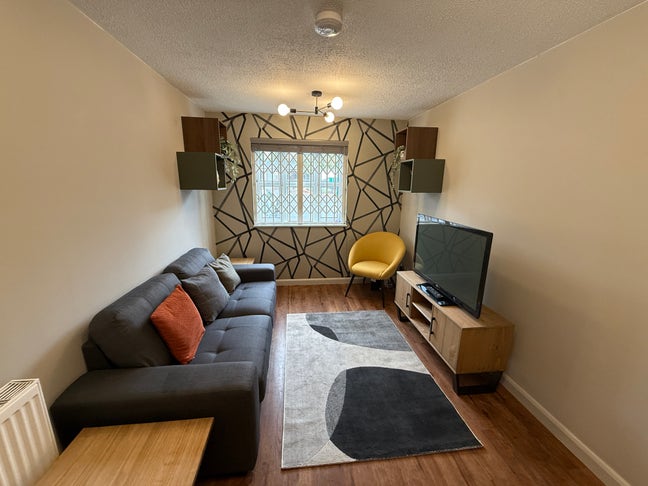 Student House close to city NTU/UoN Sep26 All INC Main Photo