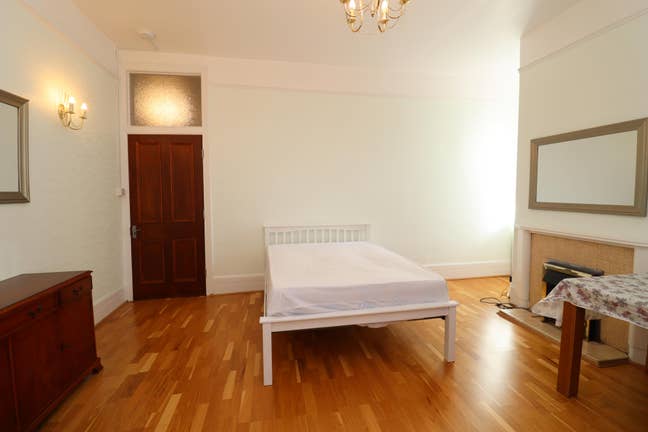 Rooms in West Hampstead-Prime NW6  Main Photo