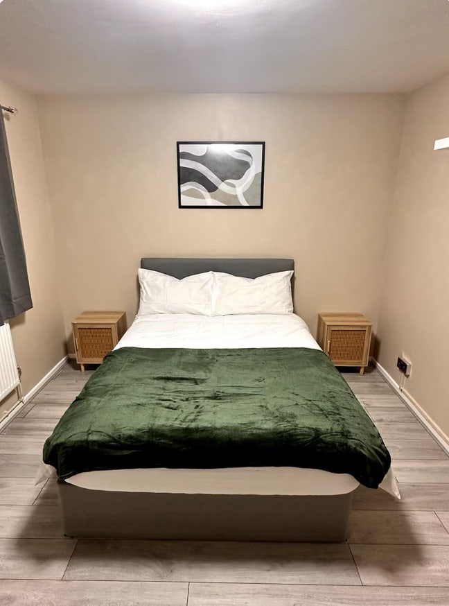 ✨Modern 1-Bed Furnished Flat - Next to station!! ✨ Main Photo