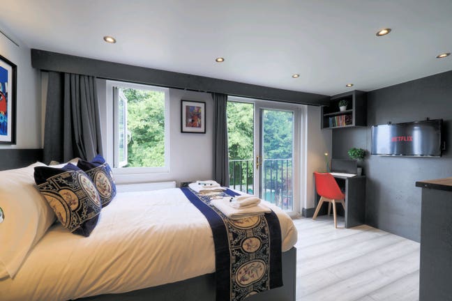 5* Studio in Watford Monica Close Main Photo