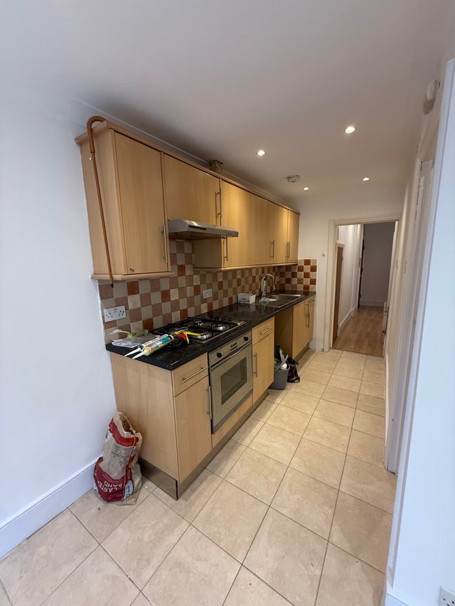 2 Bed flat turnpike lane with garden  Main Photo
