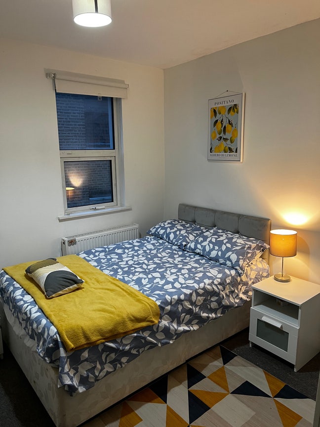 Lovely double room 5 mins from Tube Main Photo