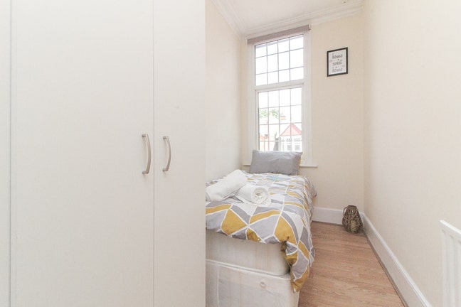 Huge New Single Room with Garden Access in Acton Main Photo