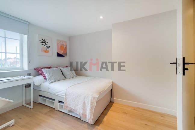 White City Westway en-suite Main Photo