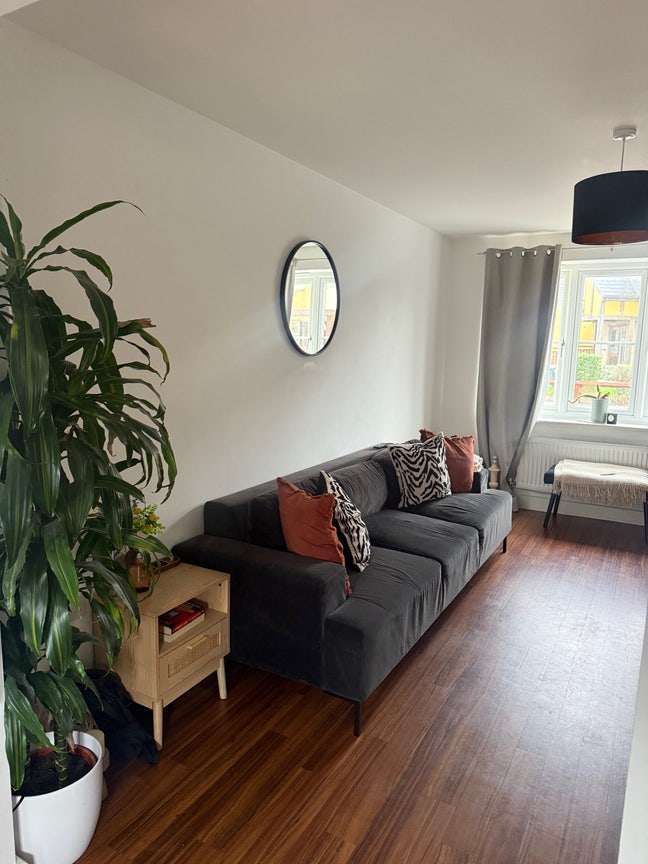 Furnished double bedroom (photos to come)  Main Photo