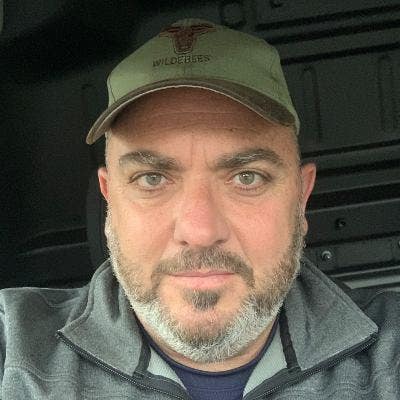 Professional Male seeks a double room Main Photo