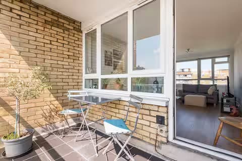 Double Room in Flat by Battersea Park Main Photo