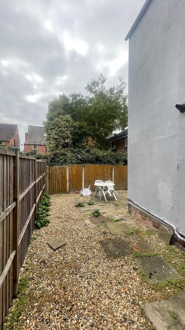 1 Room Available- Rushworth Avenue Main Photo