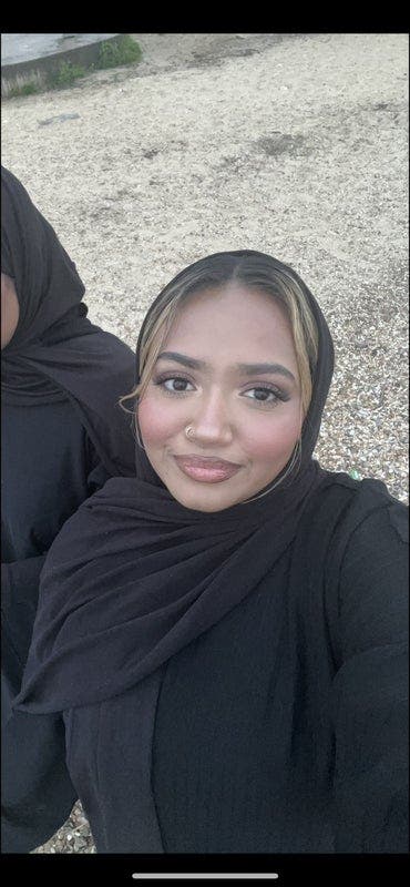 Professional Female seeks a double room Main Photo