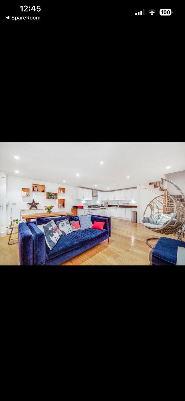 Lovely 2Bed 2Bath in Putney Main Photo