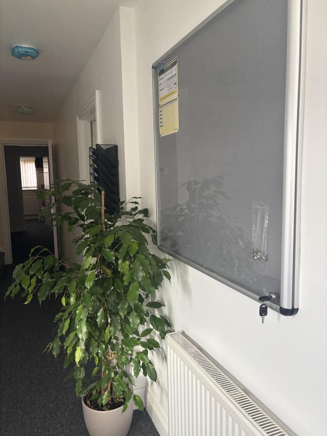 Extra Large Double Room to Rent (AWE) Main Photo