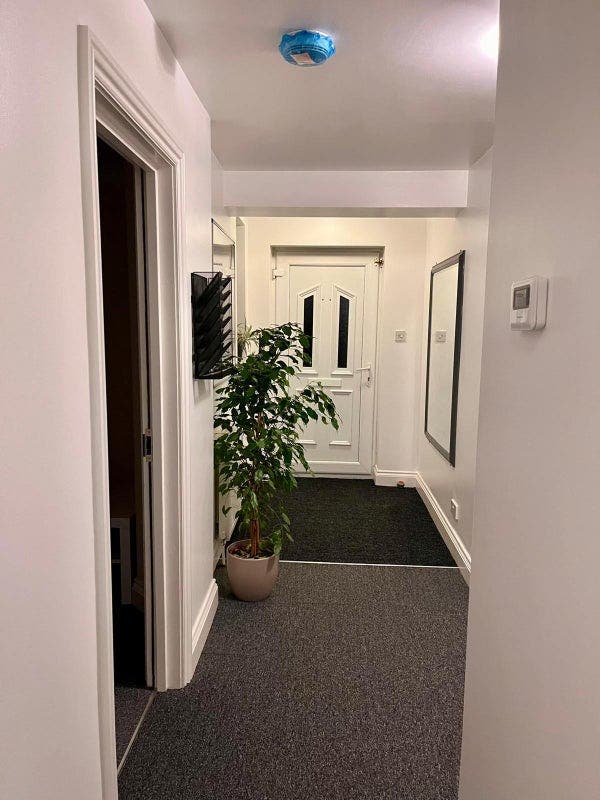 Extra Large Double Room to Rent (AWE) Main Photo