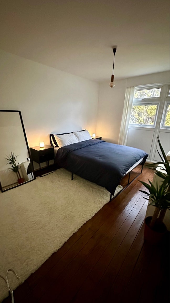 2 spacious bedrooms available from January  Main Photo